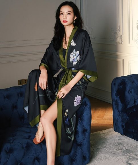 peignoir-kimono-japonais-long-en-satin-noir-a-motifs-floraux-pour-femmes.jpeg
