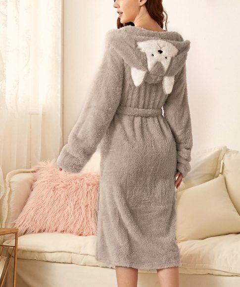 robe-de-chambre-femme-longue-avec-capuche-a-oreilles-de-lapin-8